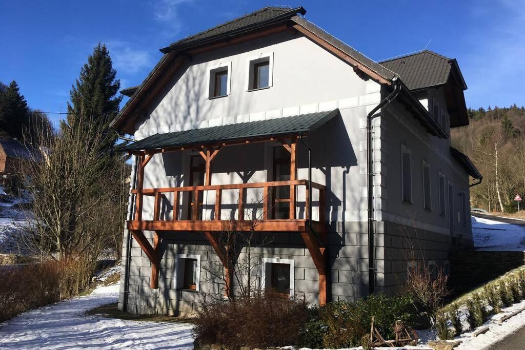 Villa Vykmanov Medenec Exterior foto
