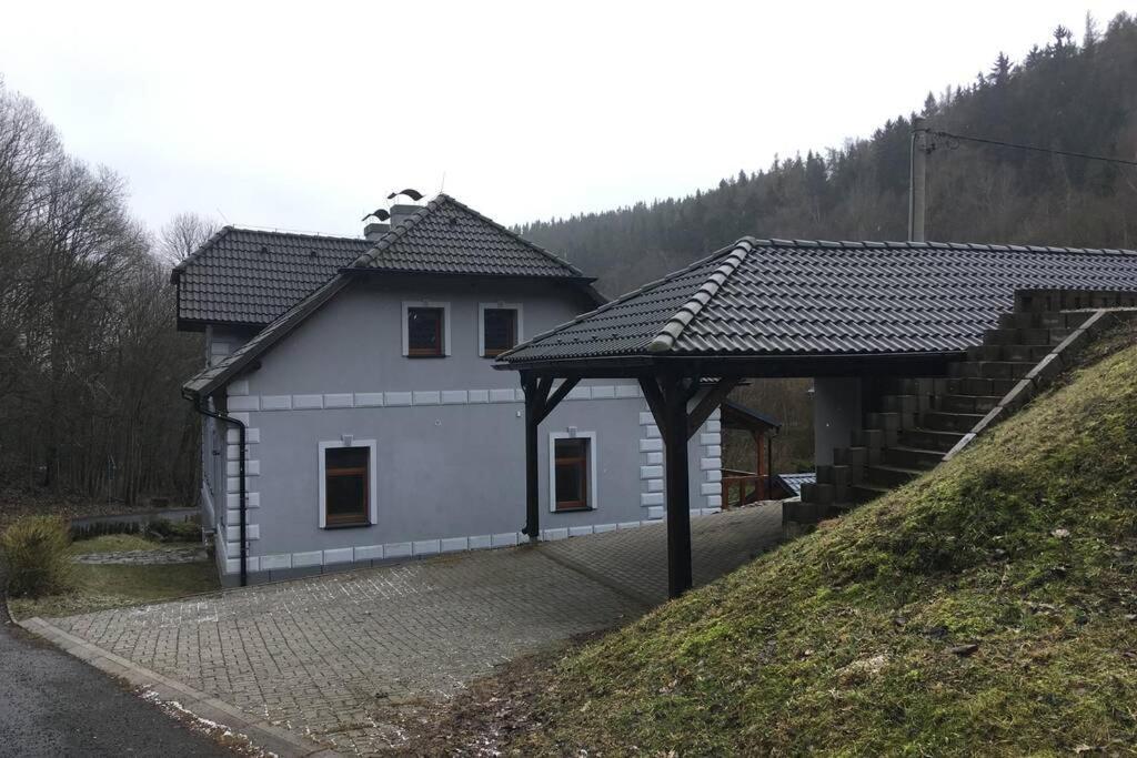 Villa Vykmanov Medenec Exterior foto